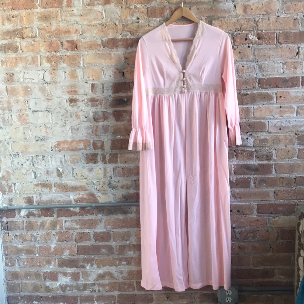 Vintage light pink night gown, dressing gown Val mode, size M 1960s